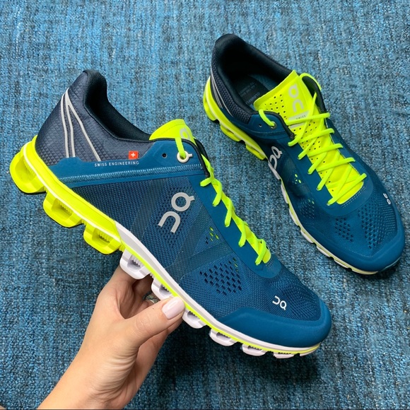 On Cloudflow Running Shoes In Petrol 